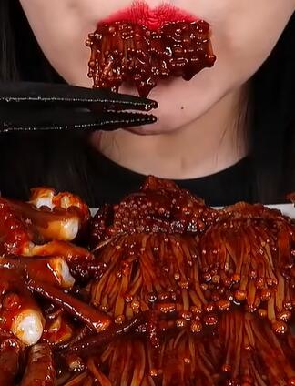 辣火鸡面酱章鱼+金针菇 吃播咀嚼音