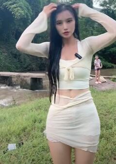 �ǳ�Ư��Ů��������ˮ2