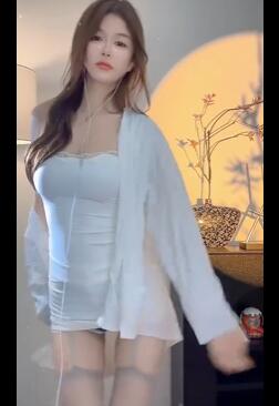 ¼����ɫ�̿����ĺܺõ���Ů����