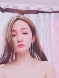 小姨子全程露脸跟大哥直播