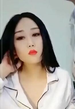 壹线天白虎名器少妇约个小哥挺有原则