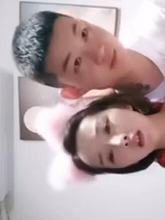 甜美白嫩小美女开档白丝跳蛋